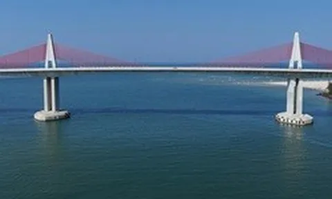 Thông xe cầu vượt biển dài nhất miền Trung