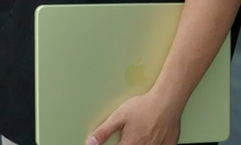 Chiếc MacBook rẻ nhất lịch sử bất ngờ giảm giá tại Việt Nam, đang "cháy hàng" diện rộng