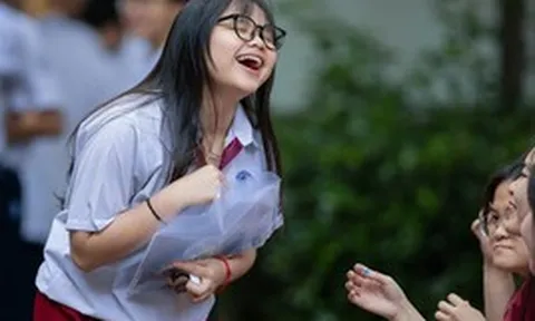 Phân tích PHỔ ĐIỂM 2025: Chuyên gia dự đoán điểm chuẩn trúng tuyển đại học