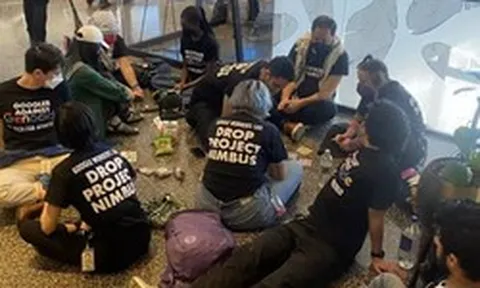 Sụp đổ niềm tin: Vì sao chính những người tạo ra AI lại đang sợ hãi đứa con của mình?