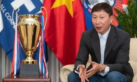 HLV Kim Sang-sik vinh dự nhận Bằng khen của Thủ tướng Chính phủ