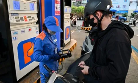 Giá xăng dầu điều chỉnh từ 15h hôm nay, dầu diesel giảm còn hơn 27.000 đồng/lít