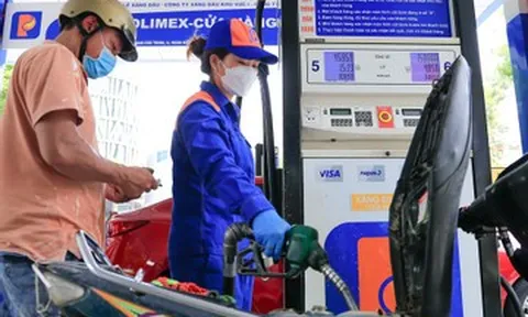Giá dầu giảm lần thứ 6, xăng Việt Nam rẻ hơn Thái Lan hơn 10.000 đồng/lít