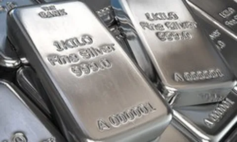 Giá bạc vượt 80 USD/ounce nói lên điều gì?
