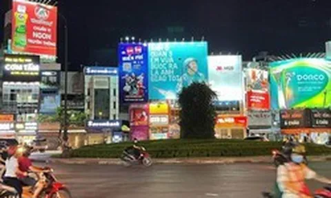 Toàn dân tiết kiệm điện: Bộ Công Thương yêu cầu tắt bớt biển quảng cáo, DN sản xuất lớn phải bố trí ca kíp tránh giờ cao điểm