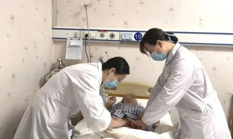 Bé trai 12 tuổi mắc ung thư đại trực tràng giai đoạn cuối, bác sĩ chỉ rõ thói quen "cực độc"
