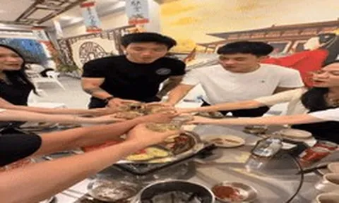 Cam thường lộ rõ nhan sắc Doãn Hải My khi cùng Văn Hậu, Đình Bắc đi ăn mừng CAHN vô địch V.League