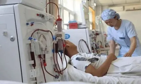 Người đàn ông 50 tuổi suy thận mạn vì thói quen "cực độc" khi pha cà phê