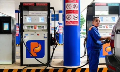 Giá xăng dầu hôm nay 22/5: Dầu thế giới giảm mạnh, trong nước lên hơn 25.500 đồng/lít