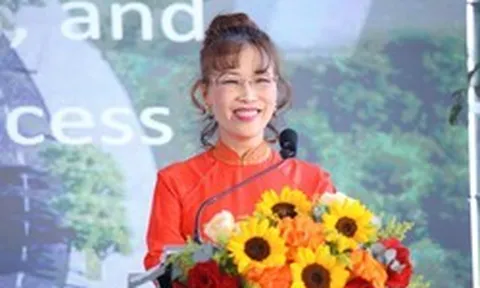 Đã giúp hàng triệu người dân lần đầu tiên có cơ hội bay với chi phí hợp lý, tỷ phú Nguyễn Thị Phương Thảo cam kết giúp hàng không Việt Nam tiên phong vươn ra toàn cầu