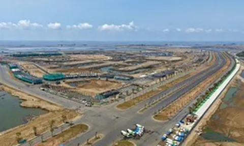 Các “chim đầu đàn” Vingroup, Sun Group, Sunshine Group… đã dồn dập “Nam tiến” bằng các siêu dự án