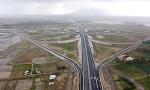 Ngay tuần sau, 22km đầu tiên của tuyến cao tốc “rừng – biển” đầu tiên tại Việt Nam sẽ chính thức thông xe