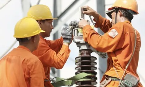Giá điện giờ cao điểm đắt gần gấp 3 lần, khung giờ điện mới khác trước thế nào?