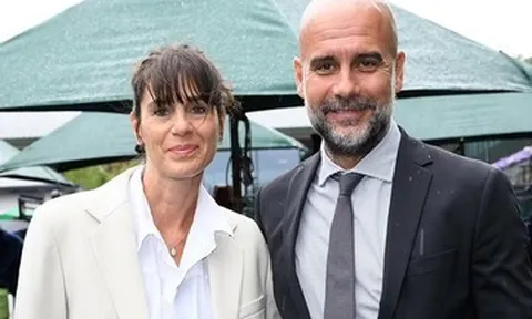 Pep Guardiola làm lành với vợ, về Barcelona sinh sống