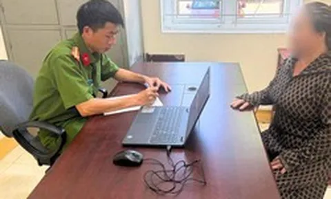 Sau lời đe dọa phải giữ bí mật tuyệt đối, đối tượng yêu cầu người phụ nữ chuyển 1,2 tỉ đồng