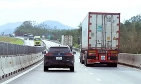 Rà soát lộ trình nâng cấp các tuyến đường bộ cao tốc đầu tư theo quy mô phân kỳ