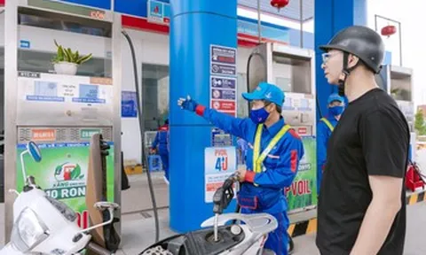 Giá xăng dầu lao dốc, RON95 và E5 giảm hơn 1.000 đồng/lít