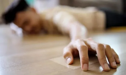 Người đàn ông 39 tuổi nguy kịch, bác sĩ chỉ thẳng 3 thói quen “cực độc” nhiều người đang lặp lại mỗi đêm