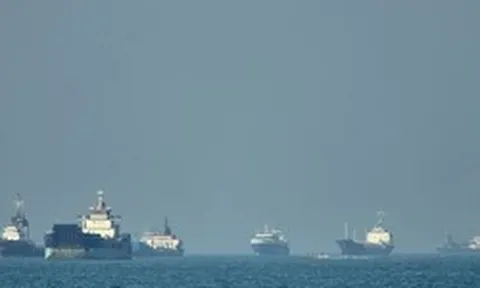 Mỹ 'âm thầm' dẫn đường cho tàu hàng qua eo biển Hormuz, khoảng 70 chuyến đã được hỗ trợ