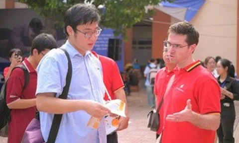Luyện kỹ năng "thực chiến" cho sinh viên tại phòng phiên dịch
