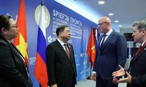 Phó Thủ tướng Thường trực Phạm Gia Túc làm việc với Phó Thủ tướng Chernyshenko và tiếp một số doanh nghiệp Nga