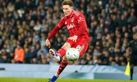 Man City gặp khó ở 2 thương vụ then chốt