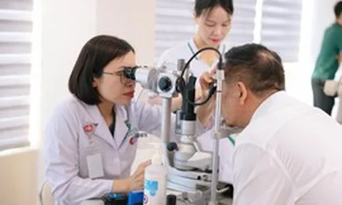 70% người mù lòa do đục thủy tinh thể