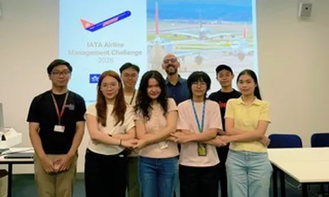 Đóng vai nhà điều hành hãng bay, sinh viên Việt Nam giành Á quân toàn cầu