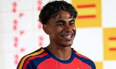 Lamine Yamal được khen trước World Cup đến chính chủ cũng ngại
