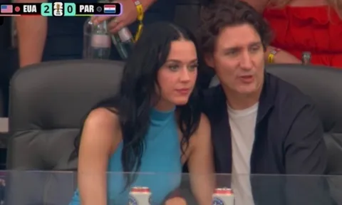 Katy Perry và cựu thủ tướng Canada hôn công khai