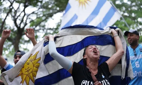 Máy bay chở tuyển Uruguay không được nhập cảnh vào Mỹ