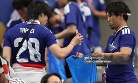 Fan Nhật Bản lại đốn tim người hâm mộ toàn cầu với "bí quyết túi màu xanh" tại World Cup