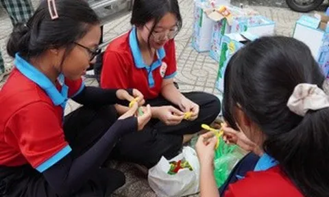 Những món quà nhỏ, hành động đẹp ấm lòng sĩ tử