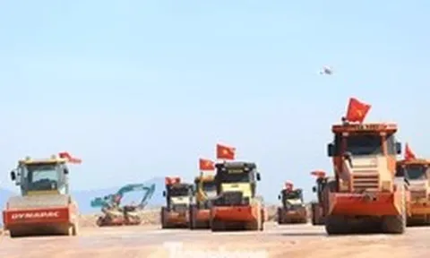 Dốc tổng lực 'chạy nước rút' dự án sân bay Phù Cát