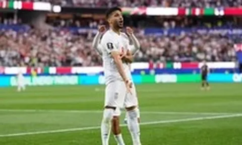 Tuyển Iran 'cầu cứu' FIFA