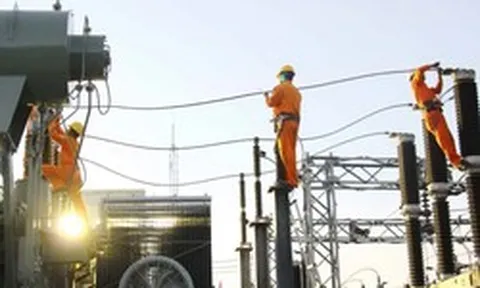 Nắng nóng đẩy nhu cầu điện lên đỉnh