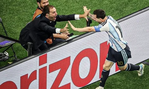 Người cùng Messi tạo khoảnh khắc 'triệu view' là ai