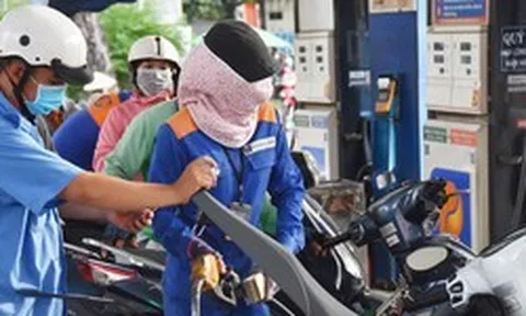 Đề xuất tiếp tục giảm thuế xăng dầu đến hết tháng 9