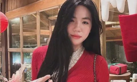 'Hotgirl' 17 tuổi Châm Anh gây sốt ở giải bóng chuyền Đông Nam Á