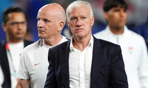 FIFA từ chối tổ chức mặc niệm mẹ HLV Deschamps
