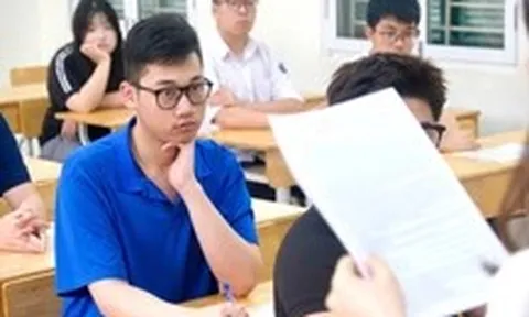 Dự đoán biến động điểm chuẩn 5 tổ hợp A00, A01, B00, C00, D01