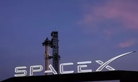SpaceX được cho là đang thử nghiệm thiết bị AI giống điện thoại