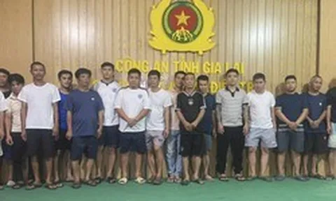 Đồng loạt khám xét khẩn cấp 19 địa điểm, bắt 16 người liên quan số tiền 100 tỷ đồng