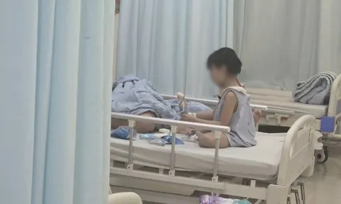 Bộ Y tế vào cuộc vụ gần 40 học sinh nhập viện cấp cứu nghi ngộ độc thực phẩm