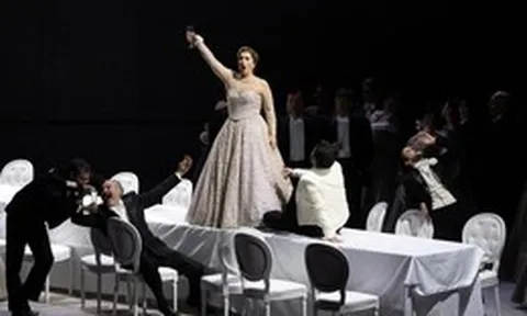 Hơn 100 nghệ sĩ của thánh đường opera Ý sang Việt Nam diễn vở La Traviata
