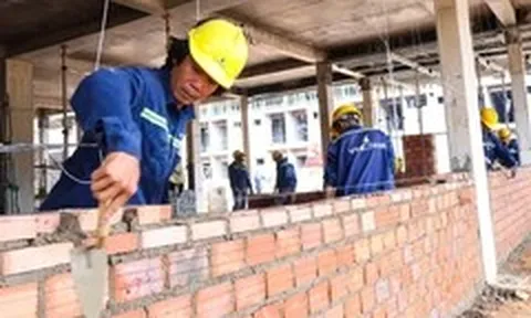 'Tốc lực' ở ngôi trường biên giới, mồ hôi đổ vì tương lai trẻ thơ