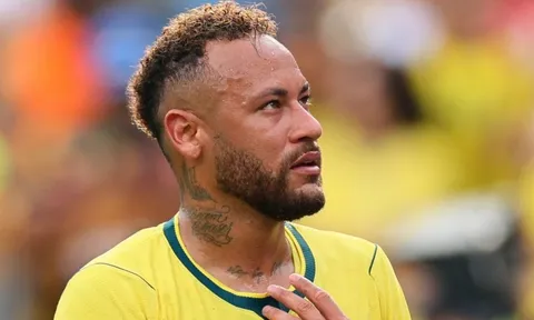 Cú sốc nợ lương của Neymar