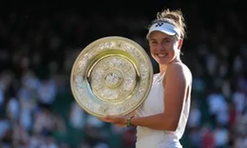 Noskova tưởng nhớ người mẹ đã mất bằng chức vô địch Wimbledon
