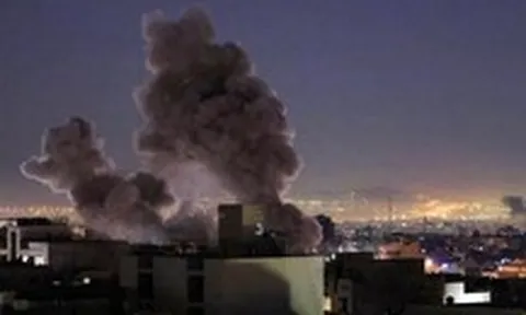 Ông Trump tuyên bố đã đưa Iran 'về thời đồ đá', Tehran nã tên lửa vào Bahrain