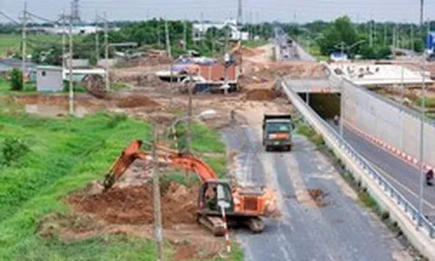 Cận cảnh cao tốc TP.HCM - Mộc Bài đồng loạt triển khai nhiều mũi thi công